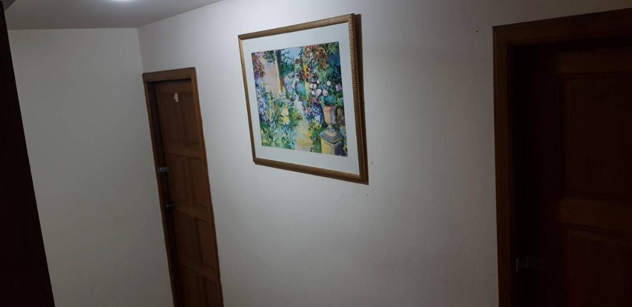 Jolly Guesthouse & Restaurant 파타야 외부 사진