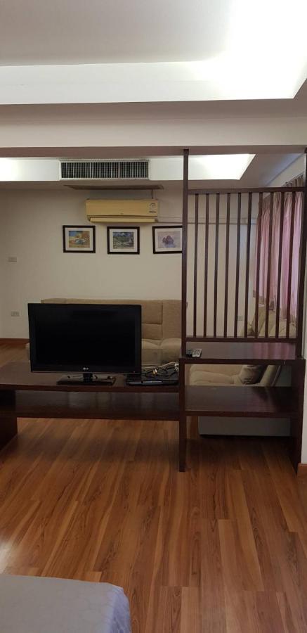 Jolly Guesthouse & Restaurant 파타야 외부 사진