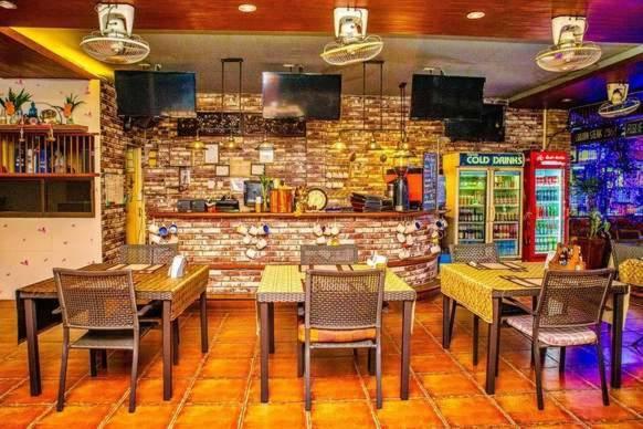 Jolly Guesthouse & Restaurant 파타야 외부 사진
