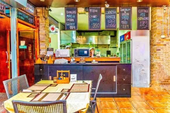Jolly Guesthouse & Restaurant 파타야 외부 사진