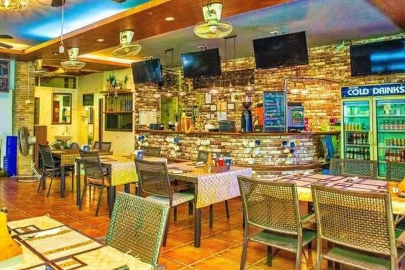 Jolly Guesthouse & Restaurant 파타야 외부 사진