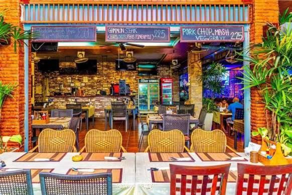 Jolly Guesthouse & Restaurant 파타야 외부 사진